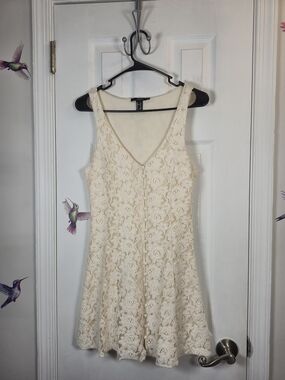 ​Forever 21 Ivory Floral Lace Button Front Sleeveless Mini Dress Medium